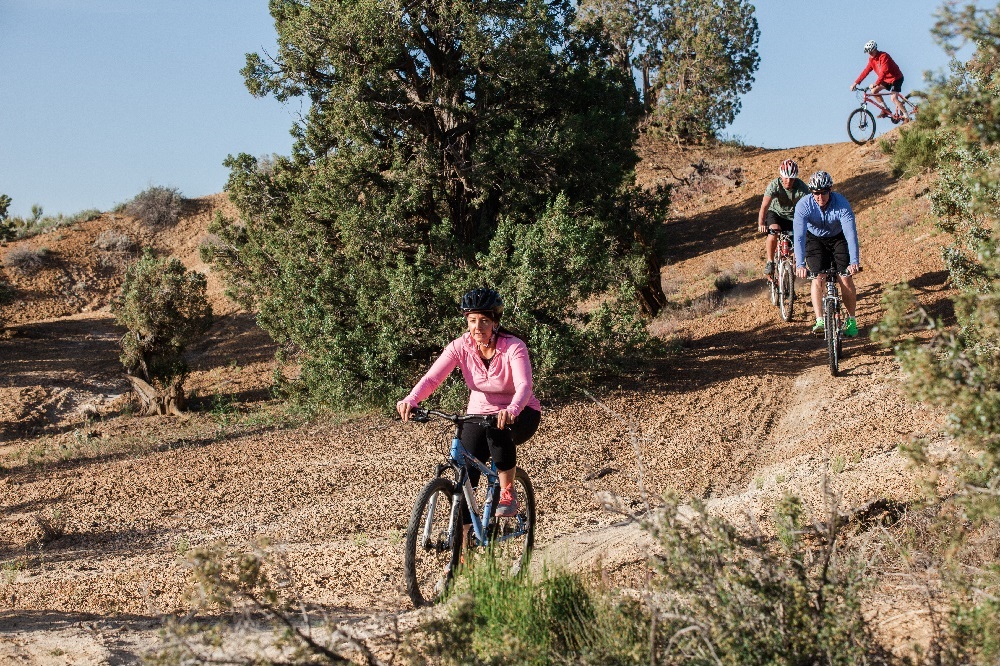 Mountain bikers on Anasazi Trail in Farmington New Mexico