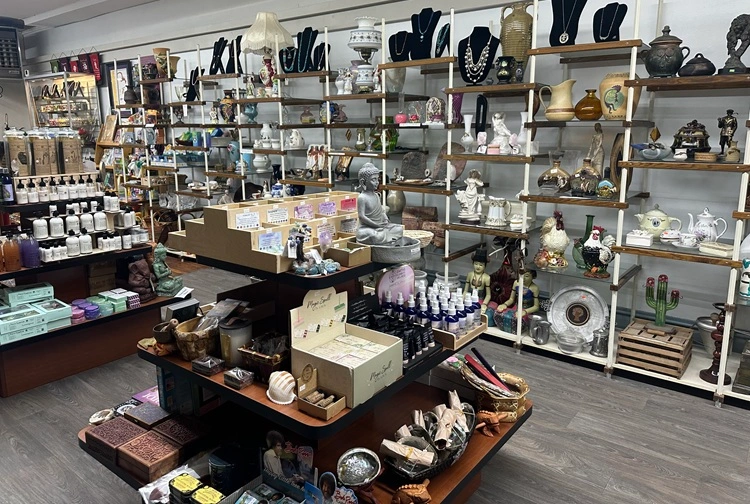 Lavanya&acirc;s Antiques, Uniques & More merchandise and antiques