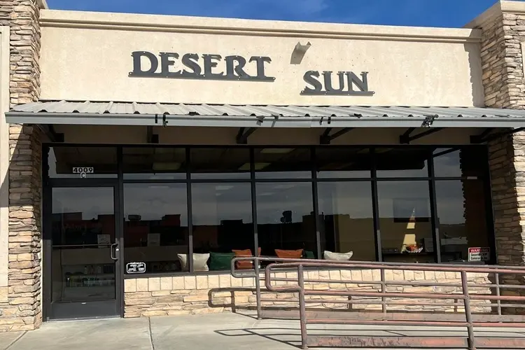 Desert Sun Honors Dolly Parton