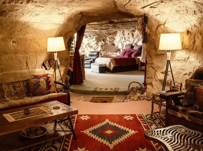 Cave Bed and Breakfast in Farmington