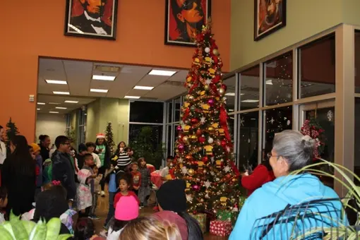 Sycamore Park Community Center Tree Lighting
