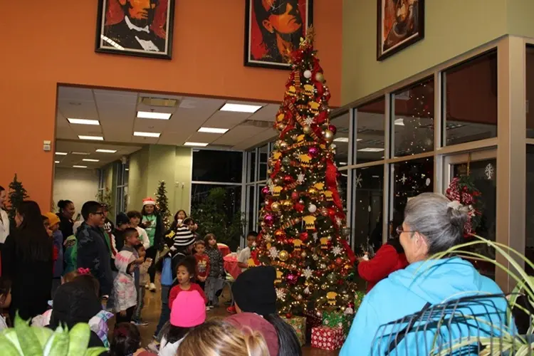 Sycamore Park Community Center Tree Lighting